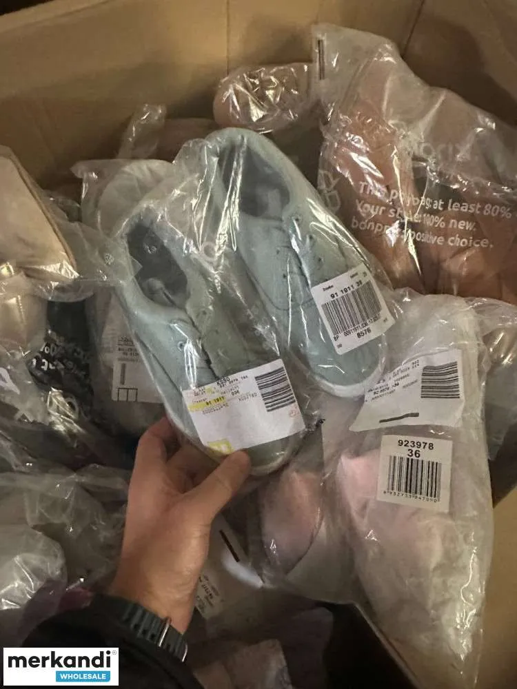4 € por par en una mezcla de zapatos versátil con diferentes tallas y elementos como Mix Cardboard, A Ware, Zapatos de mujer, Pa