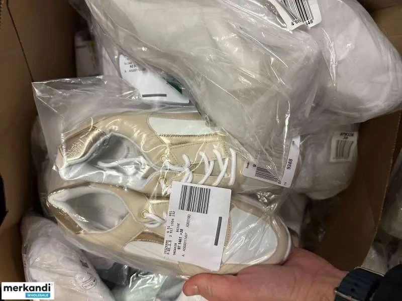 4 € por par en una mezcla de zapatos versátil con diferentes tallas y elementos como Mix Cardboard, A Ware, Zapatos de mujer, Pa