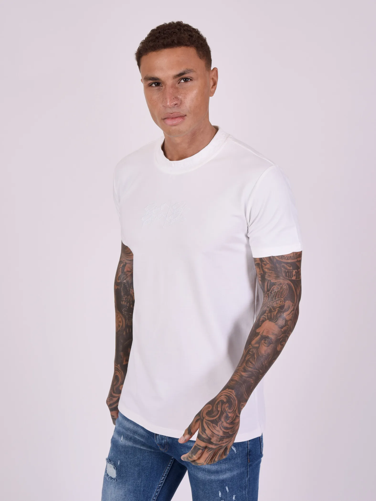 Camiseta con cuello técnico