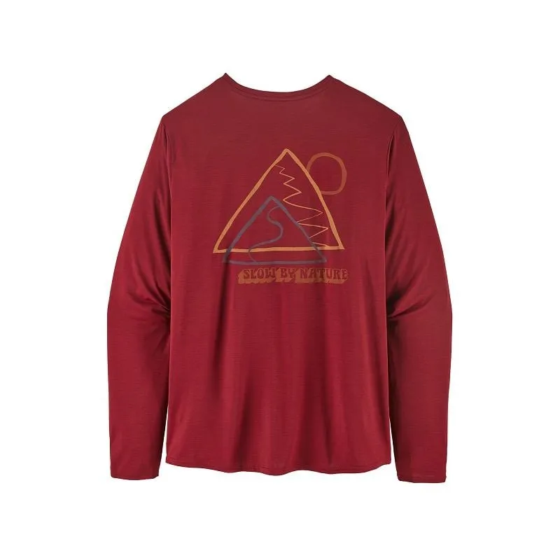 CAMISETA PATAGONIA L/S CAP COOL DAILY GRAPHIC SHIRT (SLOW GOING: WAX RED XDYE) HOMBRE