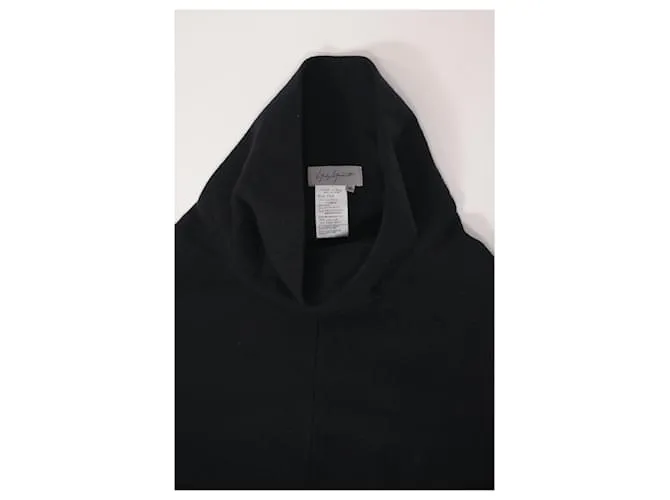 Capa de cuello alto Yohji Yamamoto en cachemir negro 