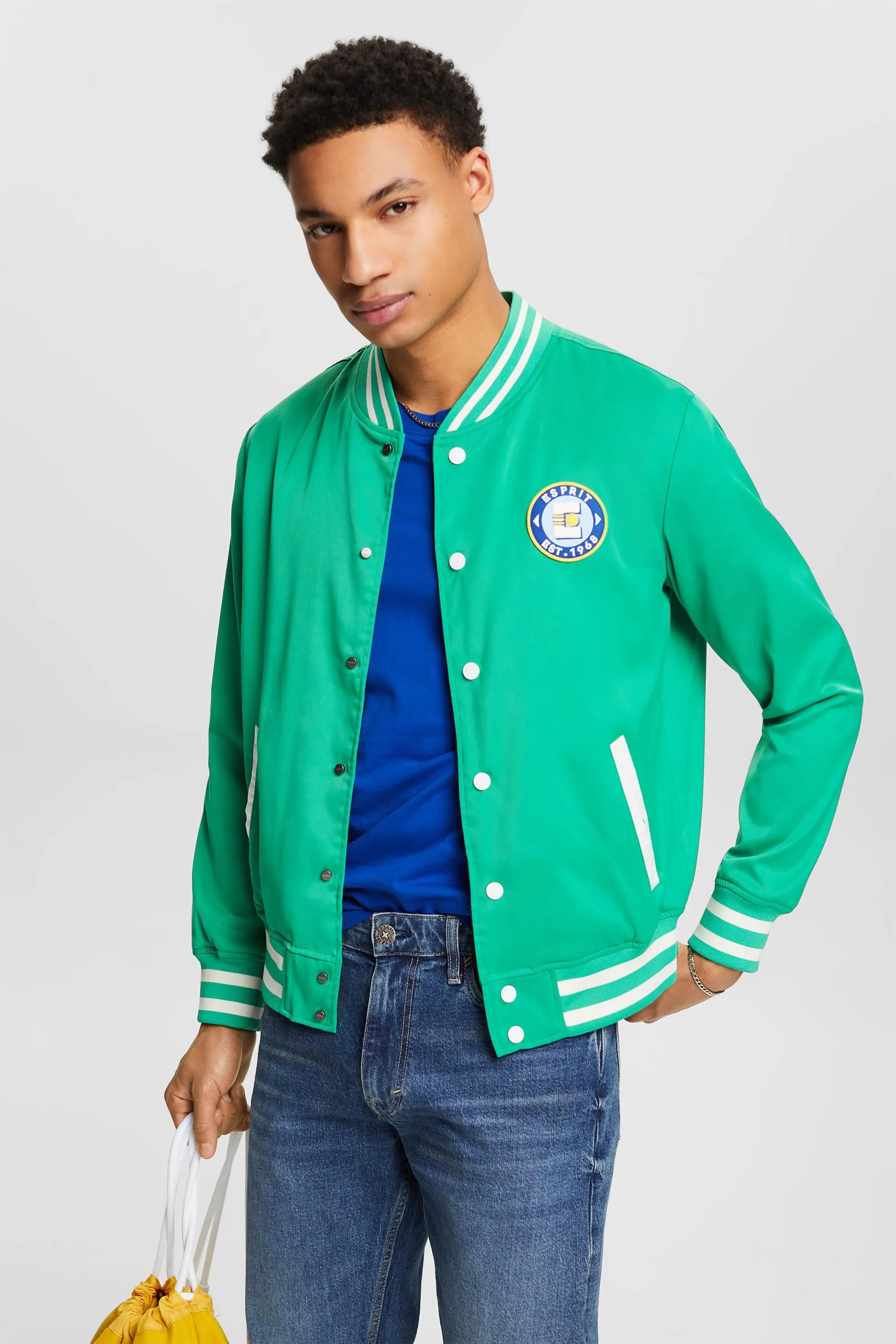 Chaqueta de estilo universitario con logotipo