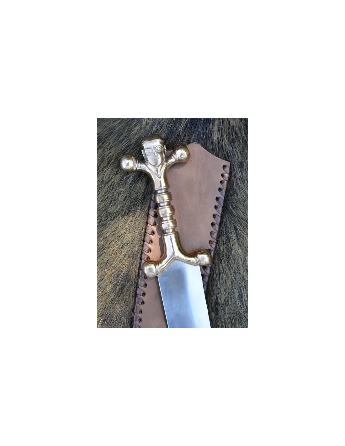 Daga celta con funda de cuero