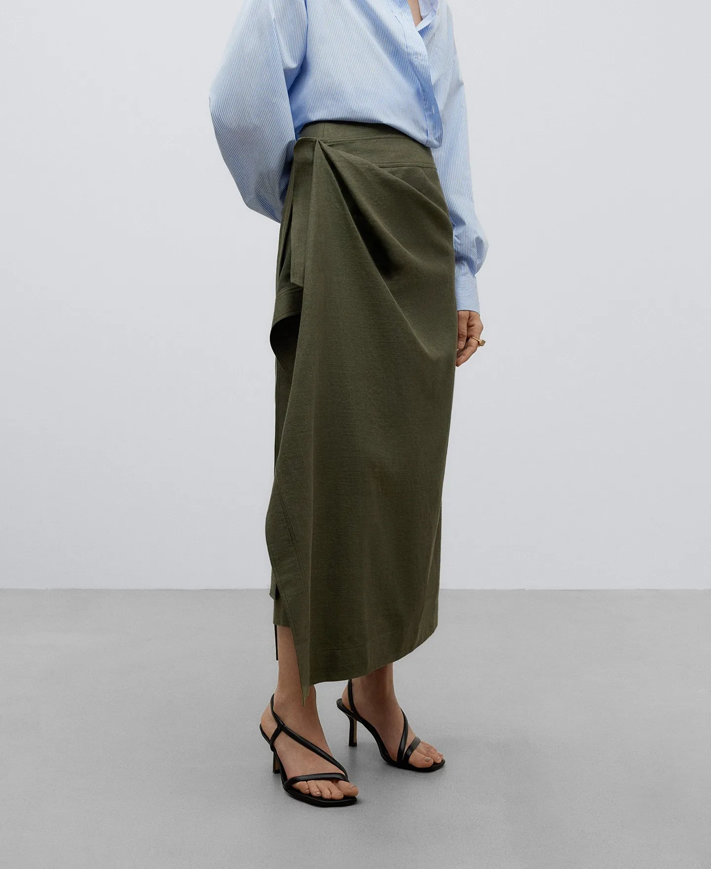 Green skirt with side bow