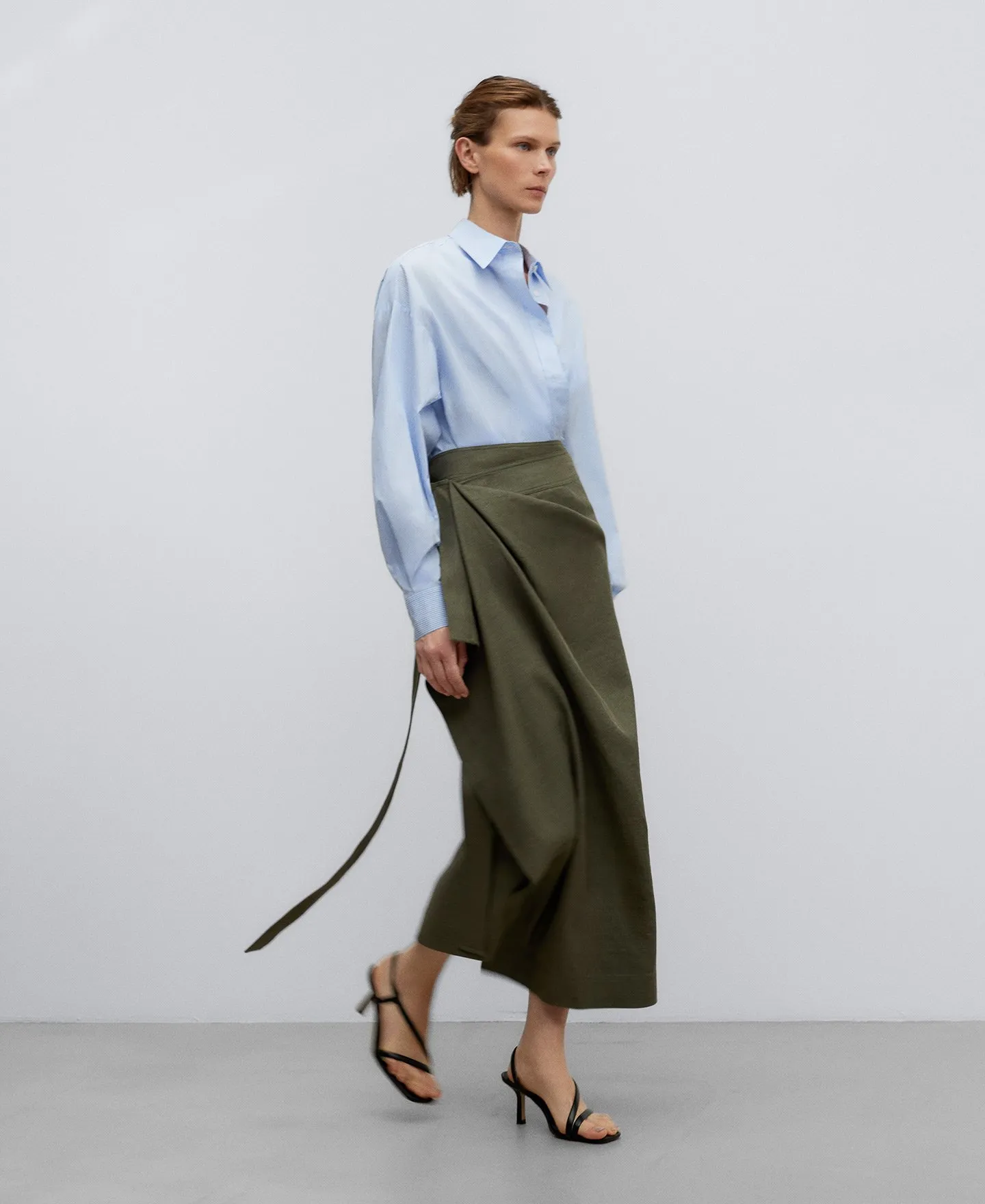 Green skirt with side bow