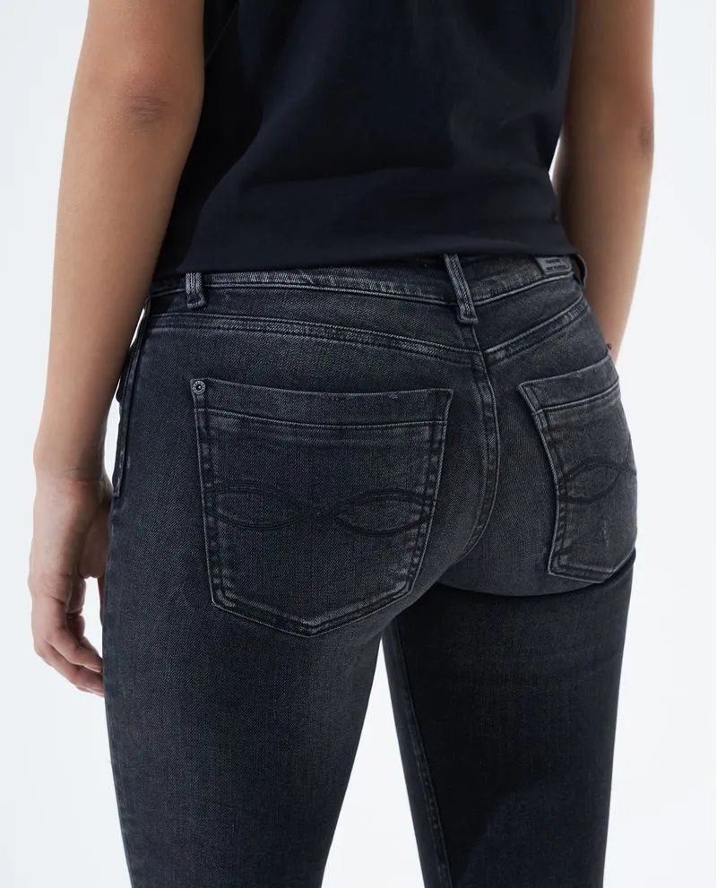 Jean Jegging fit con rotos para mujer