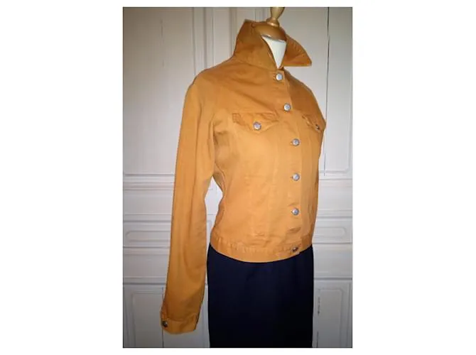 Jean Paul Gaultier GAULTIER JEAN PAUL CHAQUETA VAQUERA OCRE CON SIGNOS BOTONES T 38 Amarillo 