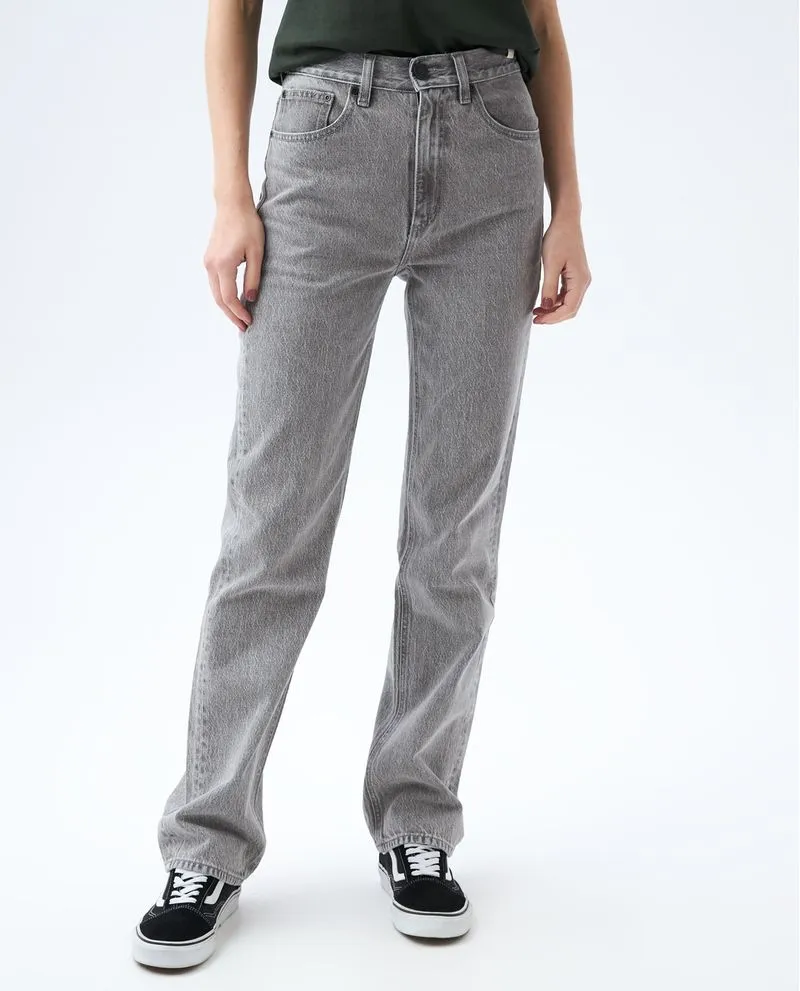 Jean Straight fit tono medio para mujer