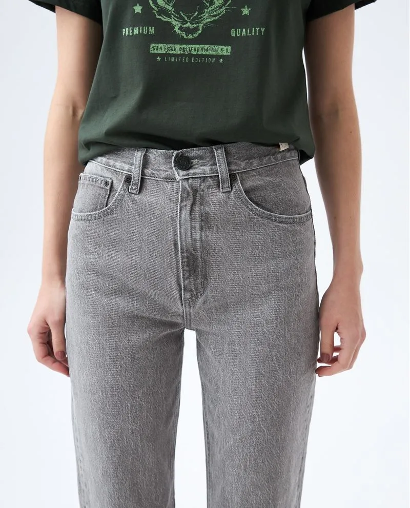 Jean Straight fit tono medio para mujer