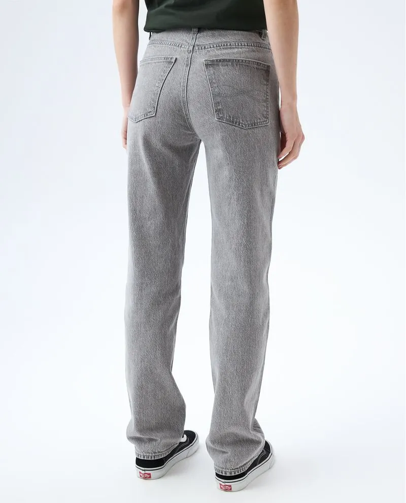 Jean Straight fit tono medio para mujer