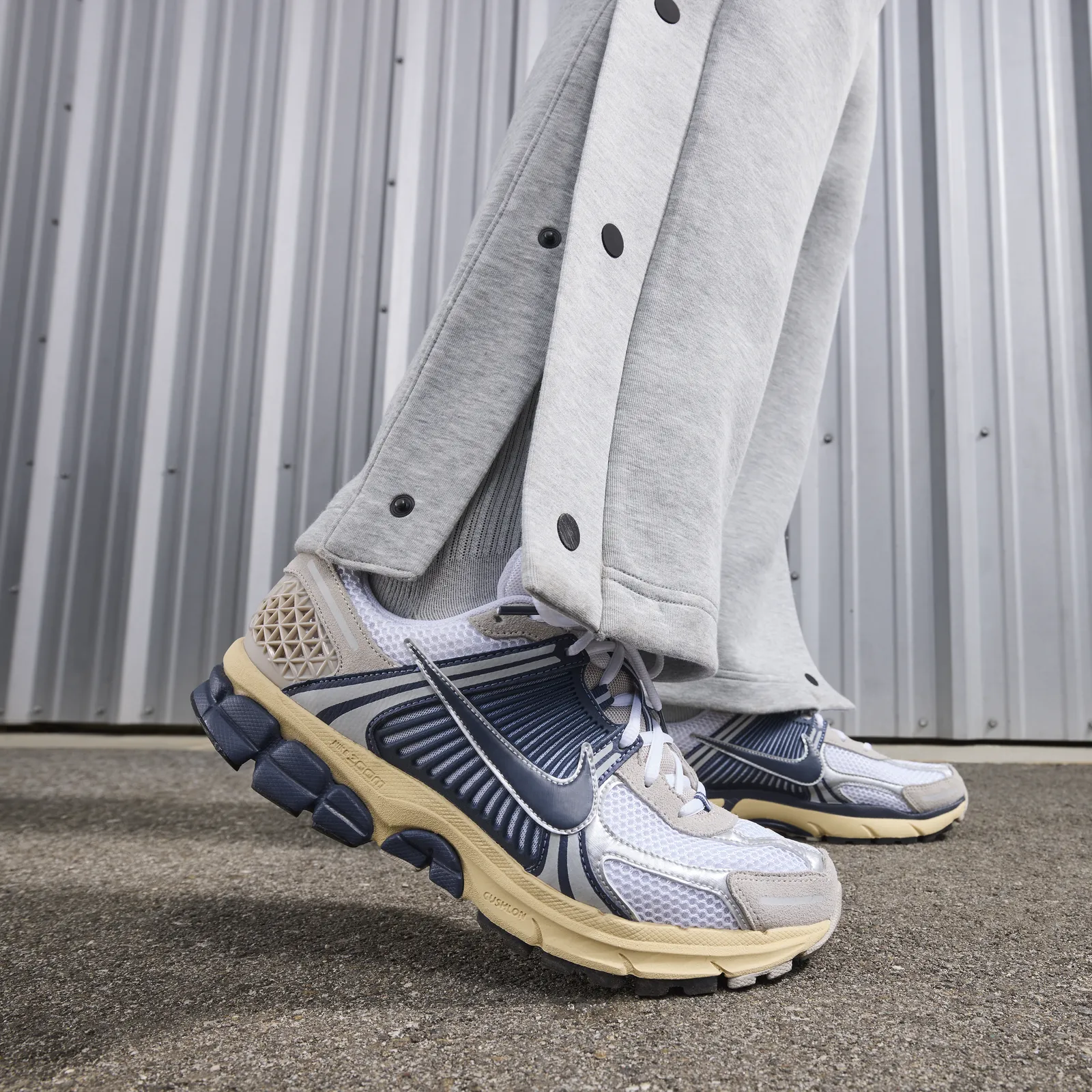 Nike Zoom Vomero 5 "Thunder Blue Cream"