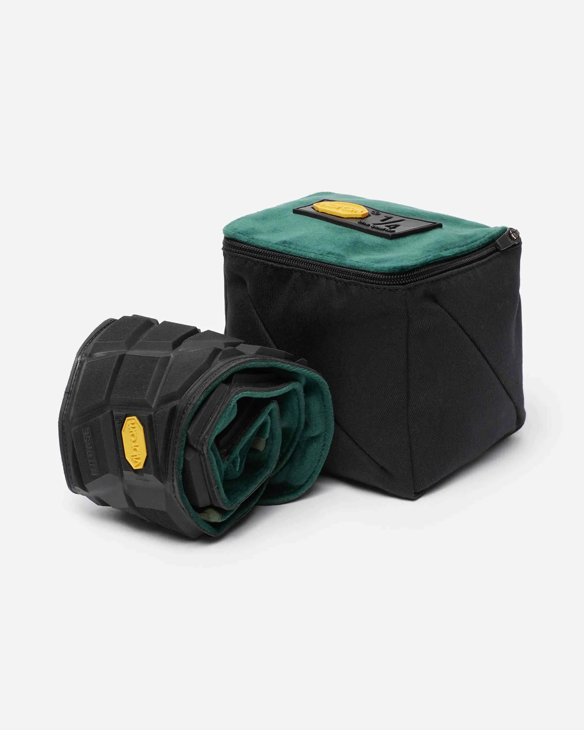 One Quarter Terciopelo Dark Green