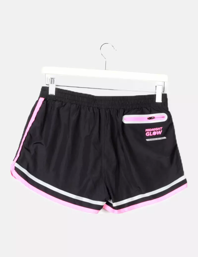 Outpace Short negro técnico