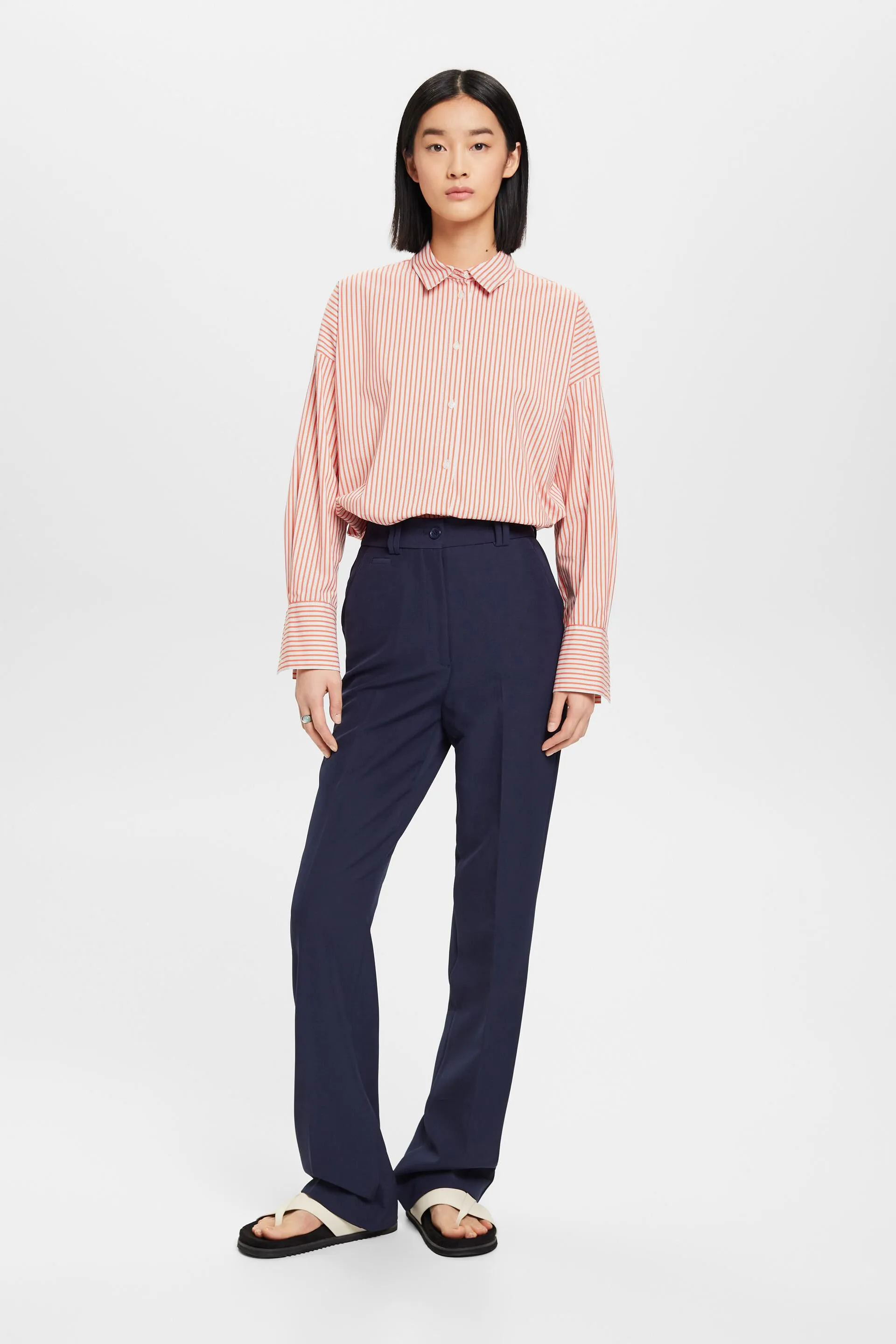 Pantalones acampanados estilo retro de tiro alto
