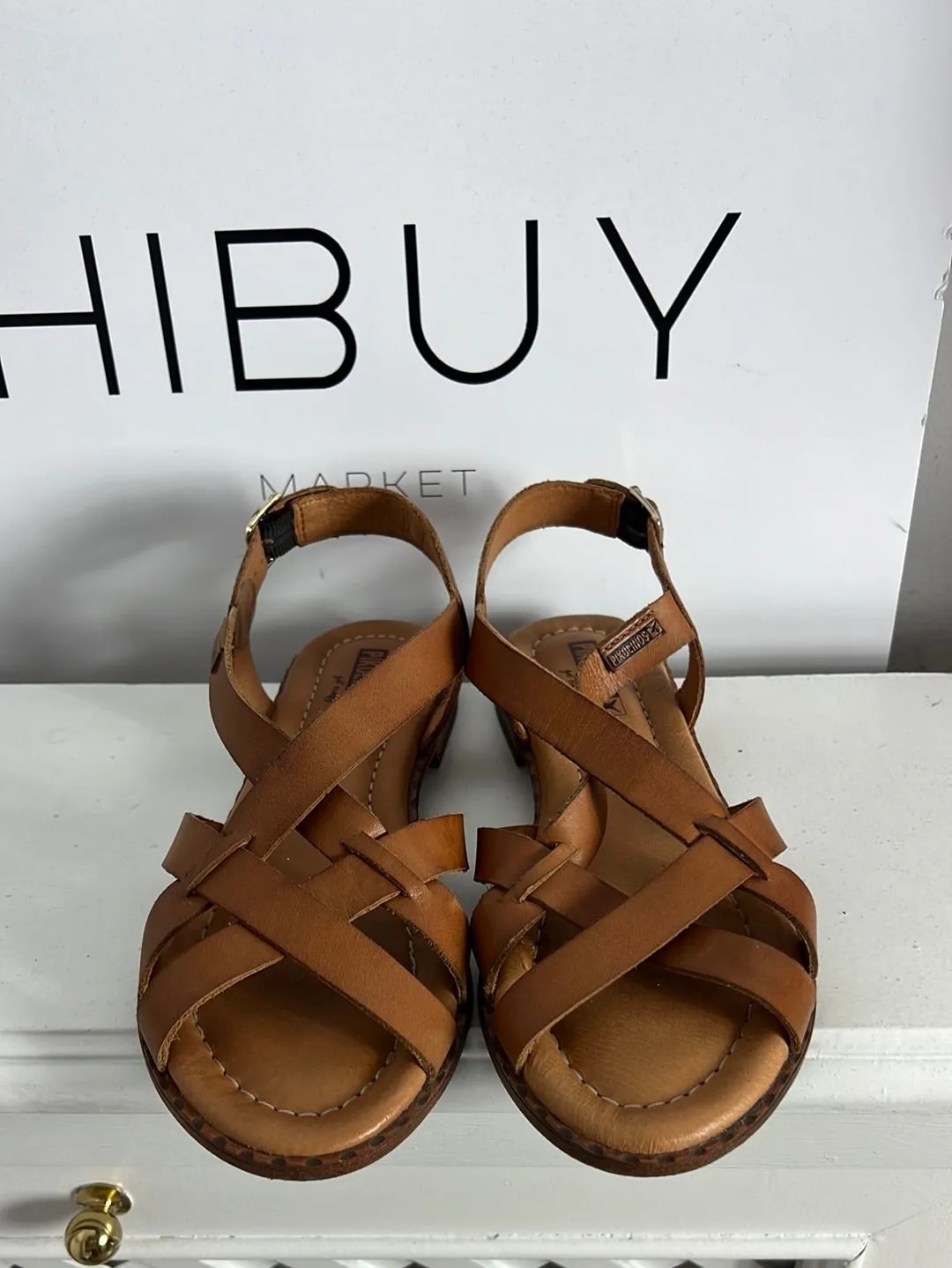 PIKOLINOS. Sandalias piel marrón tiras. T 38