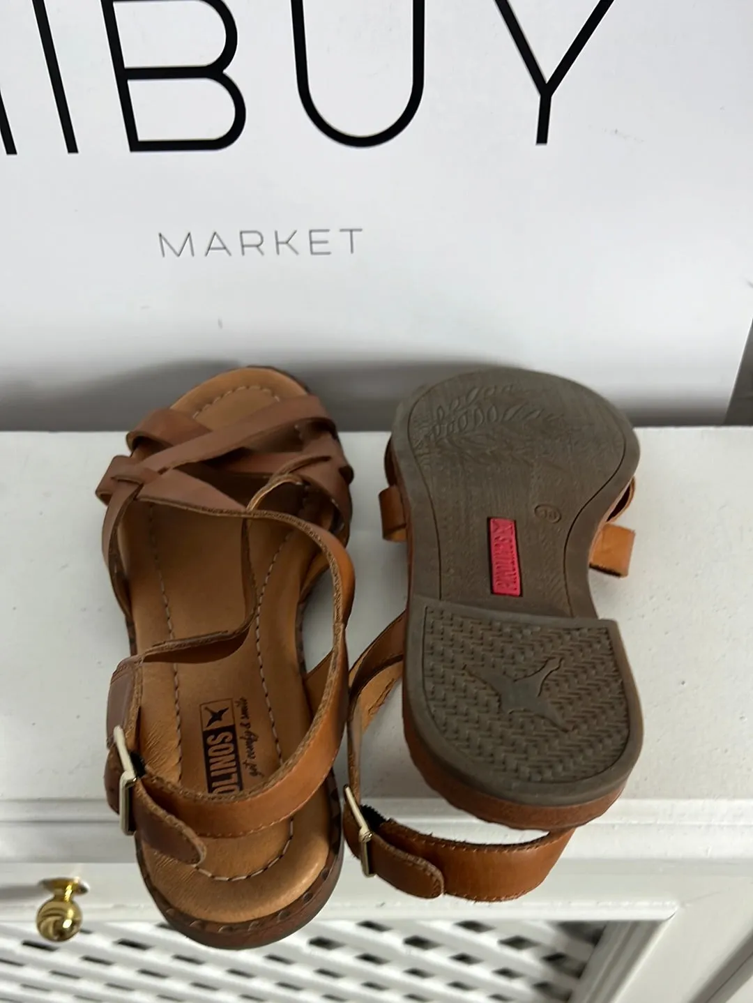 PIKOLINOS. Sandalias piel marrón tiras. T 38