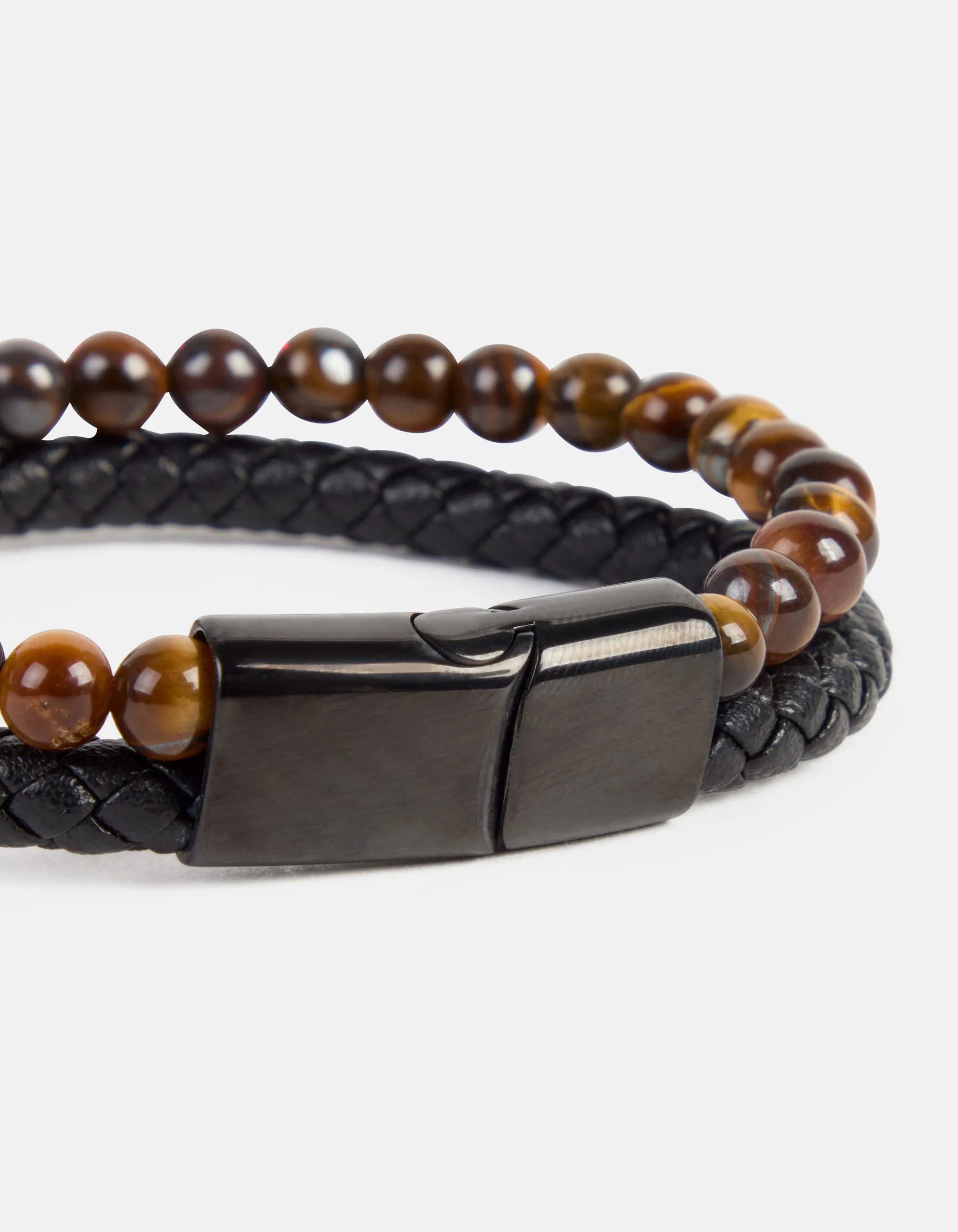 Pulsera trenzada con cuentas marrones