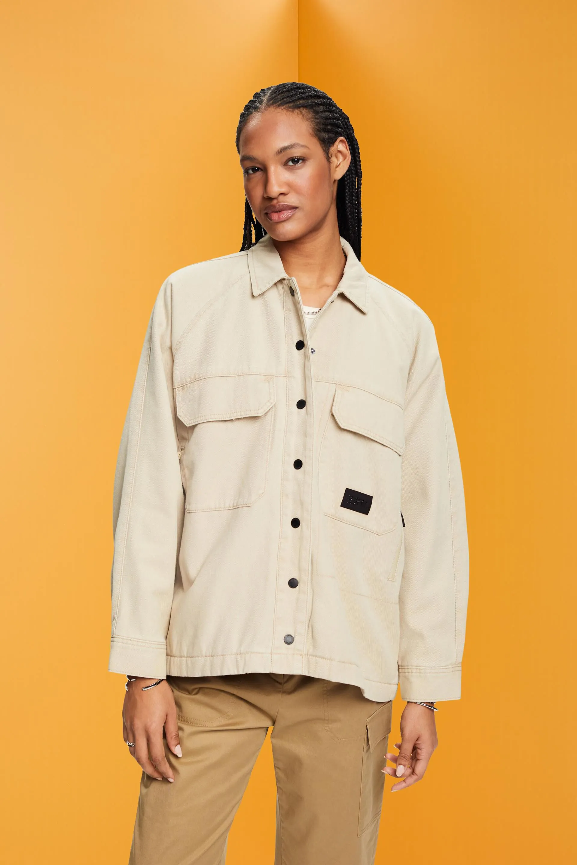 Sobrecamisa ligera con acolchado reciclado