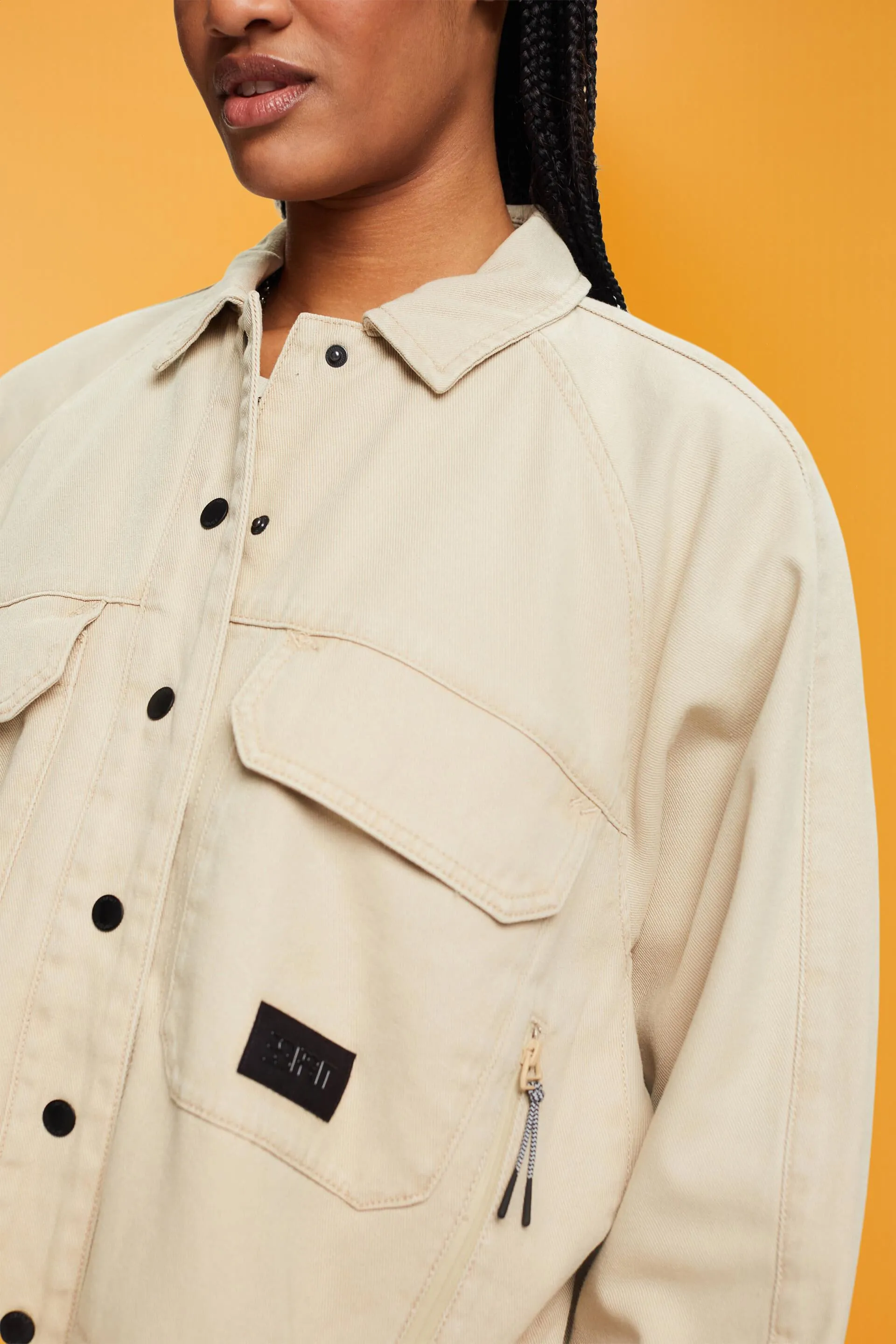 Sobrecamisa ligera con acolchado reciclado