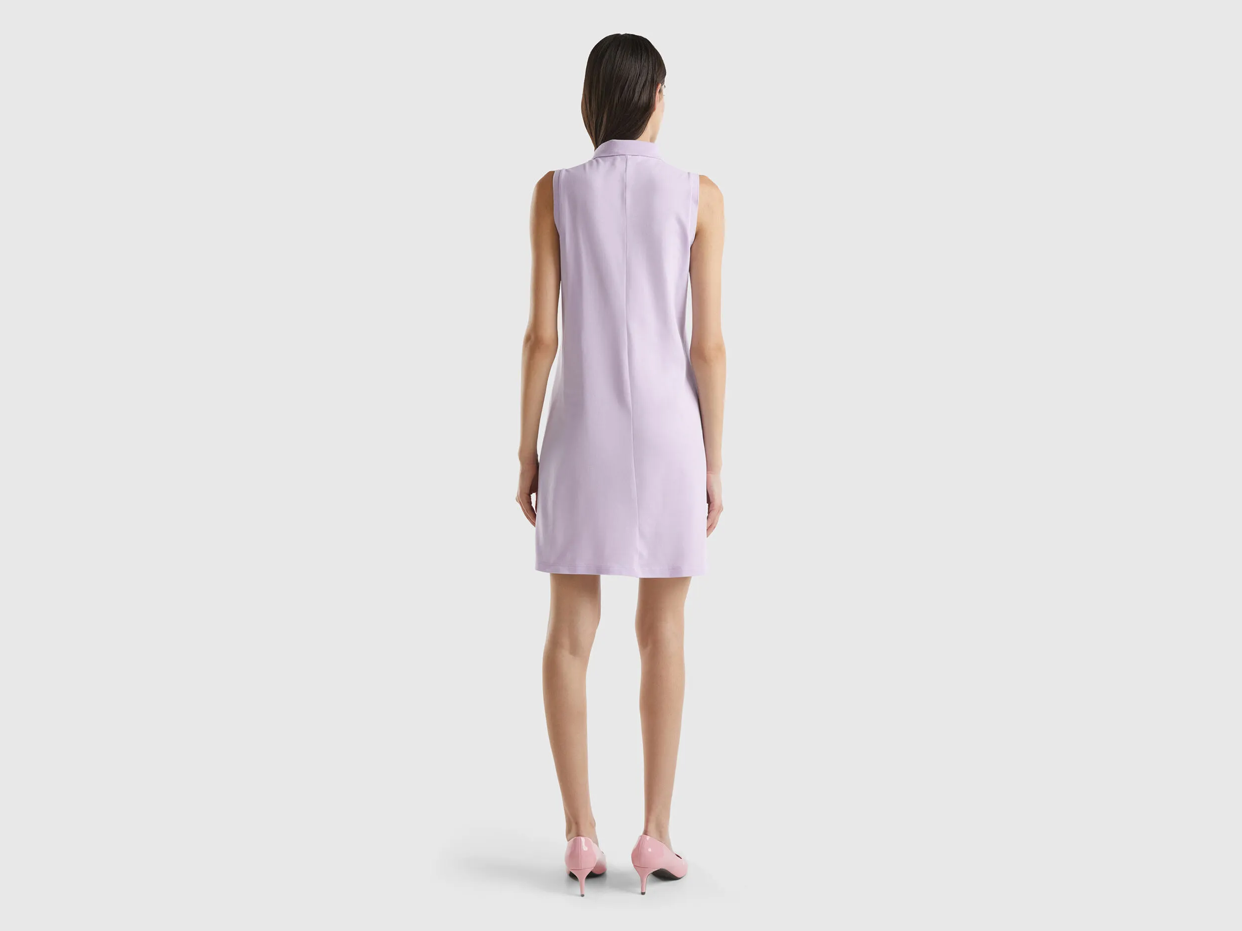 Vestido lila de estilo polo