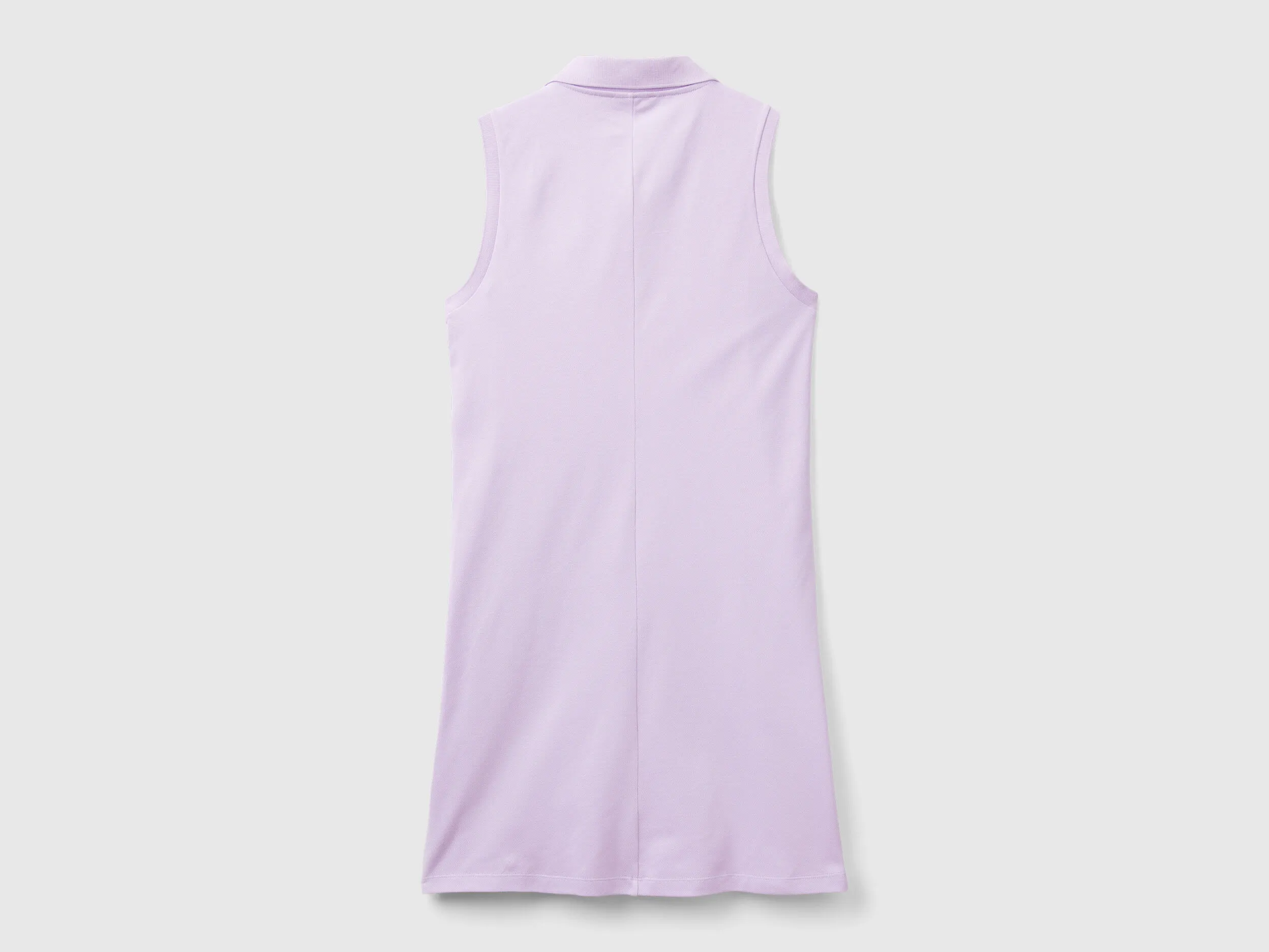 Vestido lila de estilo polo