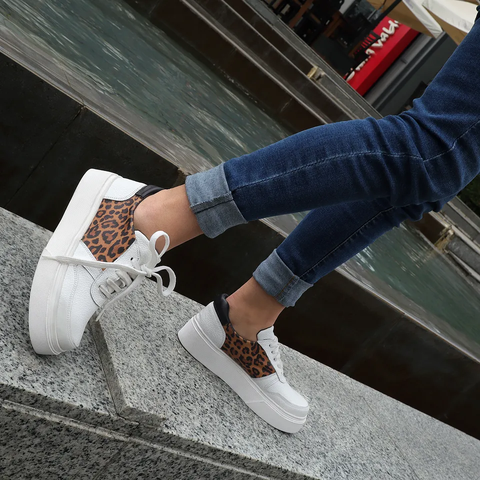 Zapatilla Cuero con Print
